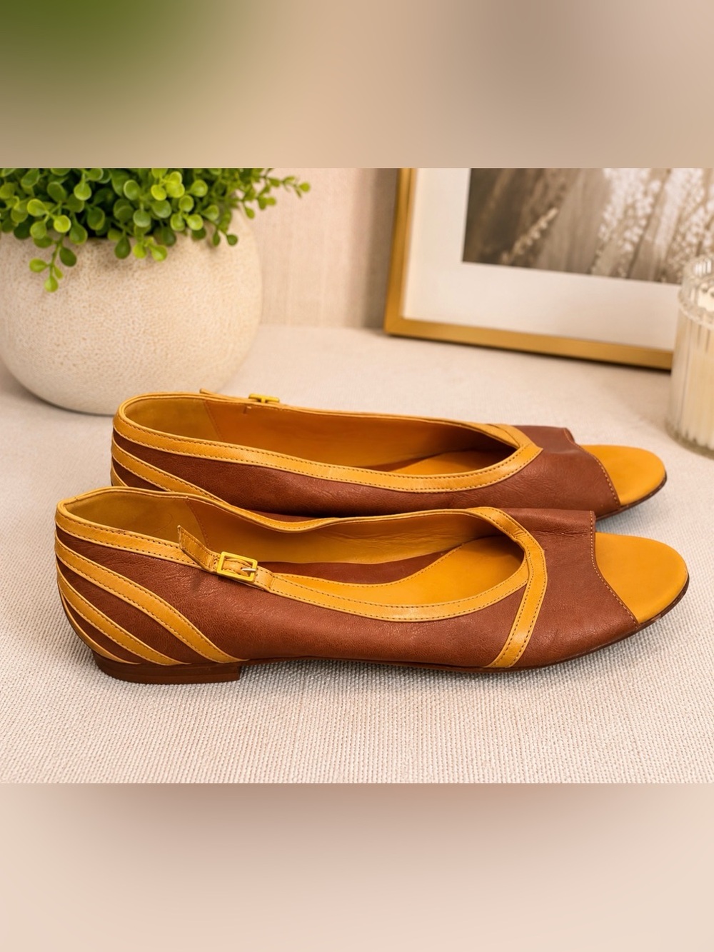 Picari Eur size 40 Italian made leather flats open toe